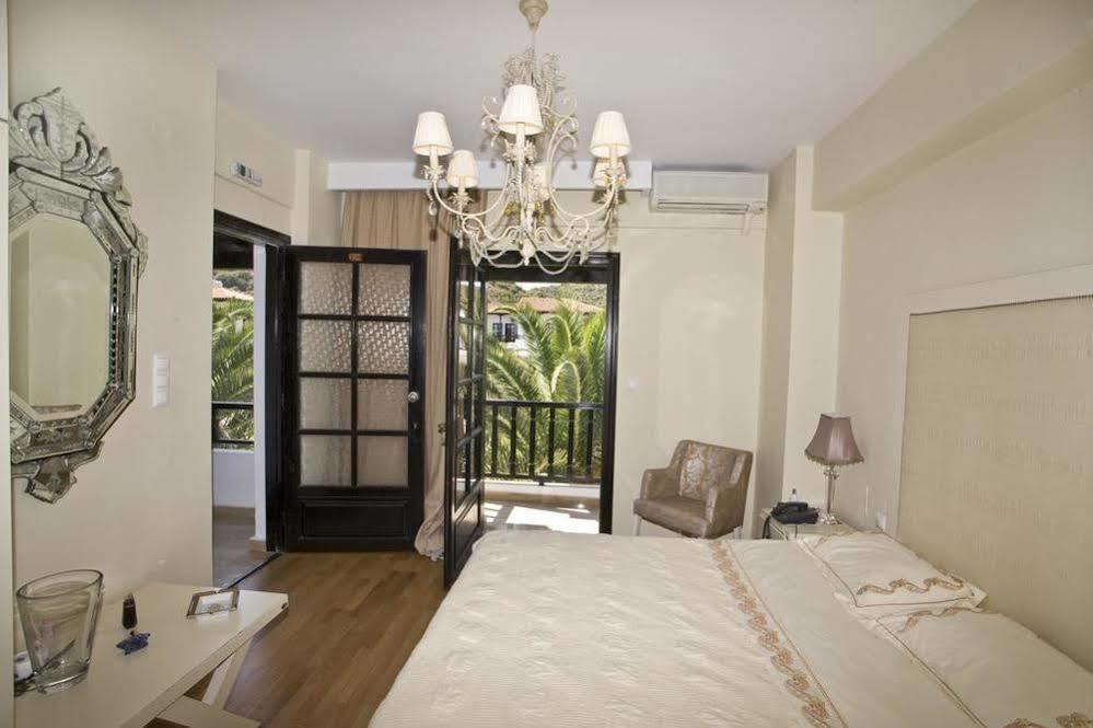 Assa Maris Hotel Chalkidiki Bagian luar foto